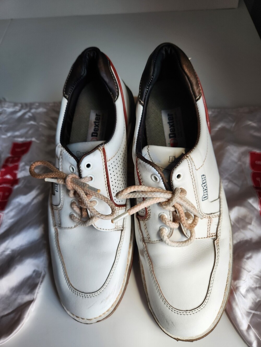 AS IS Dexter SST Bowling Shoes Mens 10.5 M B800-9 White With Sleeves Vtg Right